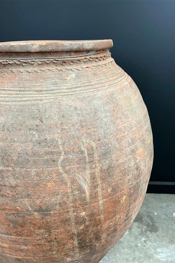 Curved Terracotta Odemis Pot